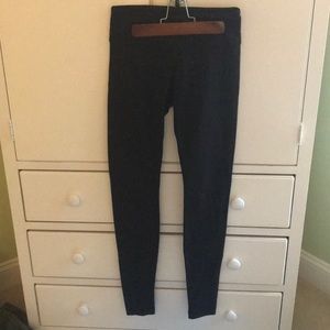 Lululemon black full length wunder under leggings